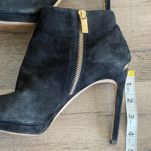 Micheal Kors Velvet Black Ankled High Heels Boots Size 8 1/2M - Picture 11 of 17